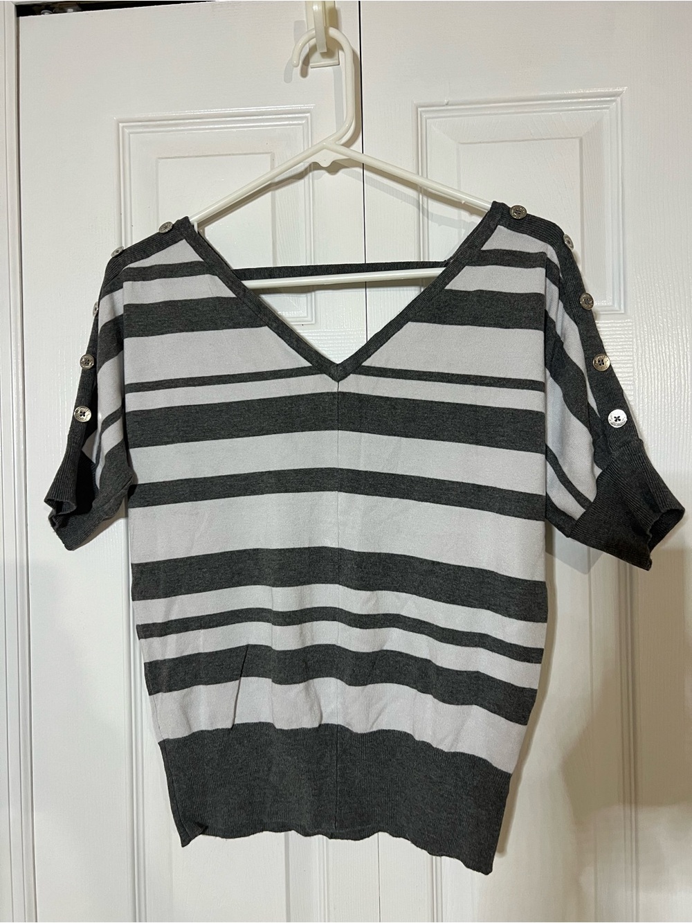 Guess Striped V-Neck Short Sleeve Top - Gray & White